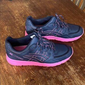 ASICS Men’s Dark Blue and Bright Pink Sneakers Indian Ink Pink size 12